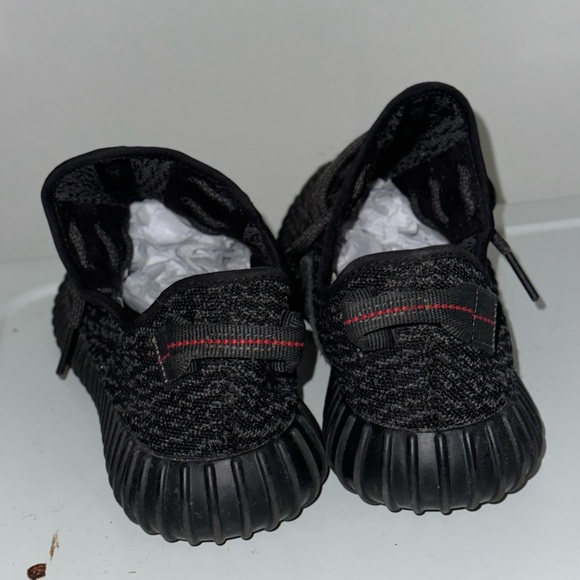 Black Yeezy Boost 350 - Picture 2 of 6